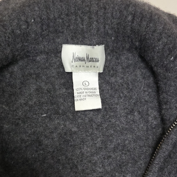 Neiman Marcus Gray Knit Pants & Jacket Set - Picture 3 of 9